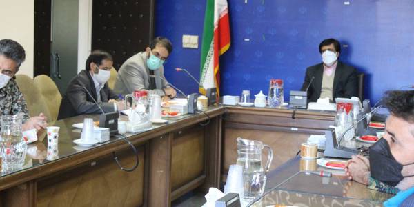 مسائل و مشکلات استادیوم ۱۵ هزار نفری امام خمینی (ره) اراک بررسی و پیگیری شد.