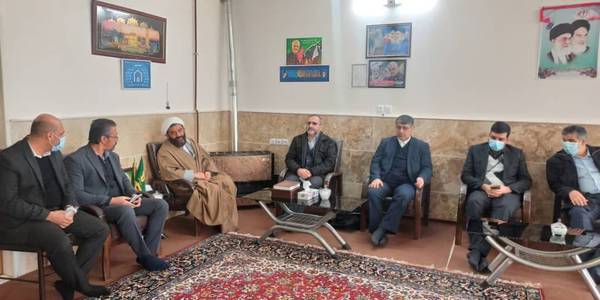 دیدار امام جمعه داود آباد با مسئولین استان