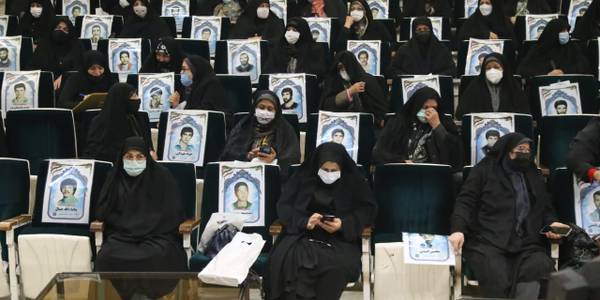 جشنواره اسوه های صبر و مقاومت در محل کانون امام علی (ع)شهر اراک در روزسه شنبه مورخ   1400-11-5    برگزار گردید.