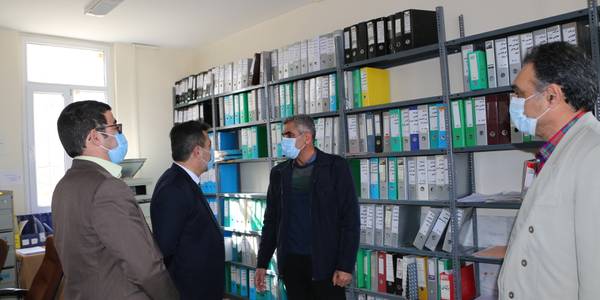 فرماندار شهرستان شازند از ادارات ثبت احوال و تعاون ،کار ورفاه اجتماعی بازدید نمود