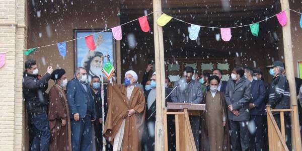 زنگ انقلاب در بیت تاریخی امام راحل در خمین نواخته شد