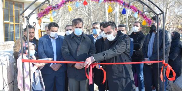 افتتاح نمایشگاه صنایع دستی هنرمندان بازارچه سرچشمه محلات با حضور محمدرضا ناظری فرماندار شهرستان محلات