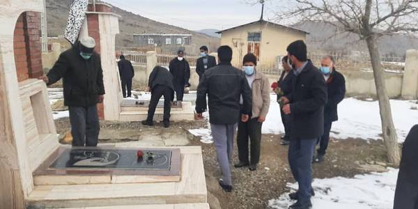 گلباران قبور مطهر شهدا بخش معصومیه باحضور بخشدار و مردم ولایت مدار