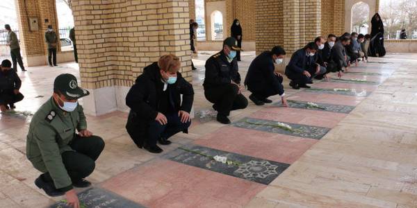 گلباران قبور مطهر شهدا