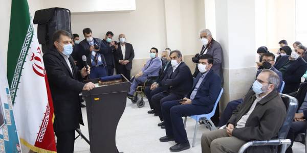 همزمان با پنجمین روز از دهه مبارک فجر انقلاب اسلامی مدرسه روزافزون در شهر اراک به بهره‌برداری رسید