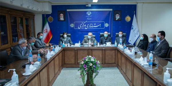 با حضور استاندار ، معاونين استاندار،مديران و مسئولين مربوطه آیین تکریم از زحمات غلامرضا فتح آبادی مدیر کل دفتر مدیریت عملکرد، بازرسی و امور حقوقی و مسعود فراهانی مدیر کل پدافند غیرعامل استانداری و معارفه جواد معصومی بعنوان سرپرست دفتر مدیریت عملکرد، بازرسی و امور حقوقی و مهدی پزشک نیا بعنوان سرپرست اداره کل پدافند غیر عامل استانداری مرکزی شنبه ۱۶ بهمن ۱۴۰۰ در سالن جلسات استانداری برگزار شد