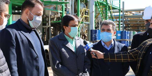 بازديد معاون سياسي،امنيتي و اجتماعي استاندار مركزي ازشركت حلال پويان توليد كننده حلال هاي شيميايي در شهرك شهيد بابايي شهرستان شازند