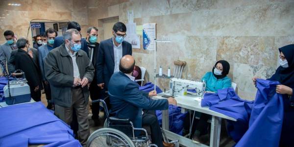 دیدار و گفتگو استاندار مرکزی،فرماندار شهرستان اراک با مددجویان مرکز حرفه آموزی جامعه معلولین جسمی حرکتی