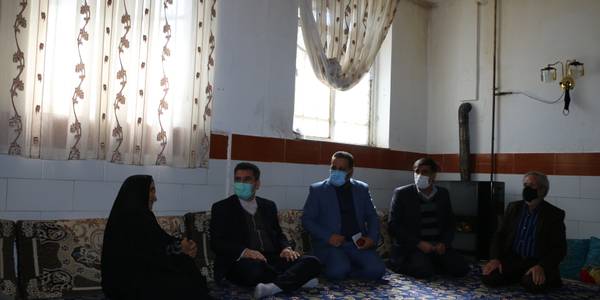 هفتمین روز از ایام الله دهه مبارک فجر‌ و در راستای اجرای برنامه های گرامیداشت ستاد شهرستان شازند