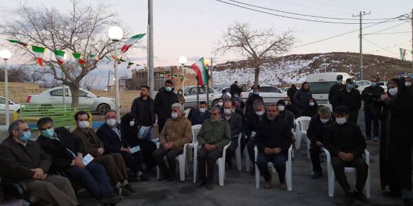 حضور استاندار و هیات همراه در روستای بهارستان