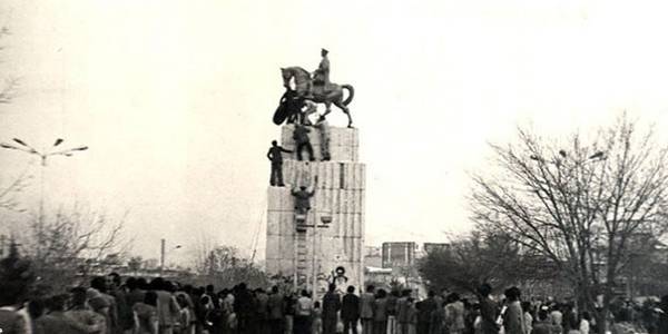 ۲۲ بهمن یادآور آزادی ملت ایران از سلطه طاغوت است