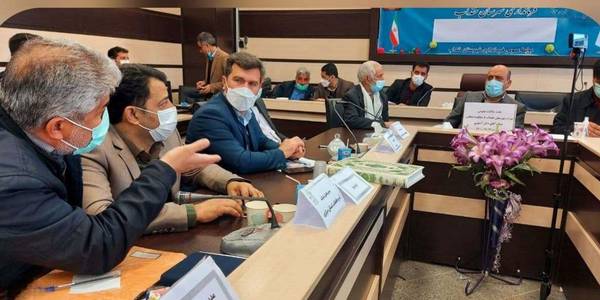 بررسی مسائل ومشکلات جمعی از اهالی شهرستان خنداب با حضور آصفری نماینده مجلس و جمعی از مدیران استانی