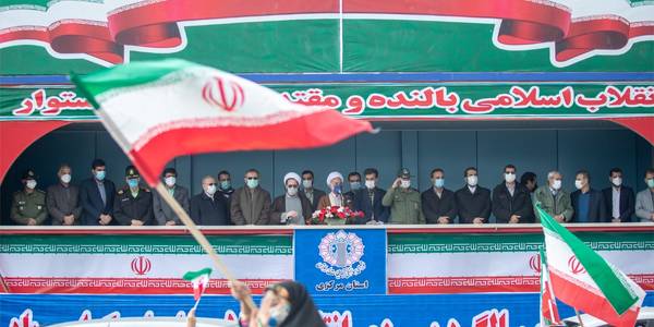 حضور مدیرکل سیاسی ، انتخابات و تقسیمات کشوری استاندار مركزي به همراه مسئولين ارشد استان و وزير اسبق امور خارجه در آيين گراميداشت سالگرد پيروزي انقلاب اسلامي ايران و راهپيمايي نمادين خودرويي و موتوري در اراك