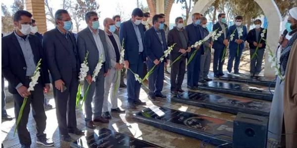 حضور مهندس هادی فرماندار شهرستان اراک، معاونین فرماندار ،بخشدار مرکزی و مدیران و روسای دستگاه های اجرایی در شهر داودآباد