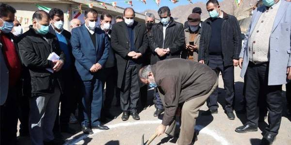 کلنگ زنی پروژه  گازرسانی به روستای فریسمانه شهرستان تفرش