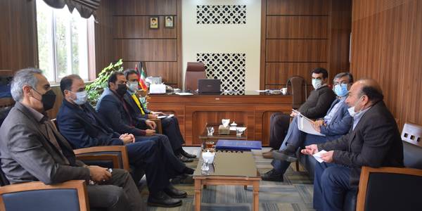 جلسه بررسی وضعیت باغهای شهر محلات به ریاست فیروزی معاون برنامه ریزی و هماهنگی امور عمرانی فرمانداری برگزار گردید.