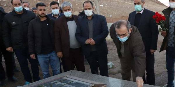 حضور مسئولین استان در گلزار مطهر شهدا در روستای بهارستان شهرستان آشتیان