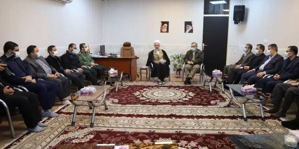 دیدار مسئولین استان با امام جمعه ساوه