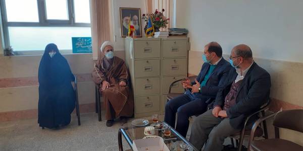 بازدید فرماندار شهرستان دلیجان از حوزه علمیه خواهران دلیجان