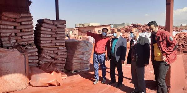 بازدید فرماندار شهرستان دلیجان از واحد تولیدی پودرهای معدنی واقع در دودهک