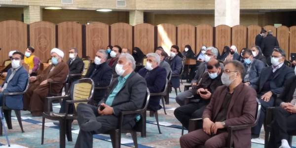 اجلاسیه سراسری نماز ویژه مدیران دستگاه‌های اجرایی و مدارس شهرستان محلات با حضور محمدرضا ناظری فرماندار و سخنرانی حجت‌ الاسلام والمسلمین محمودی مدرس مرکز تخصصی نماز کشور در مسجد القائم(عج) شهر محلات برگزار گردید.