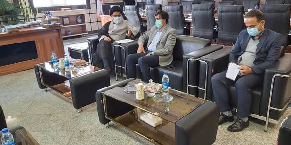 در جلسه اي با حضور رئيس كل دادگستري استان مركزي،معاون سياسي،امنیتی و اجتماعی استاندار و مسئولین مربوطه مسائل و مشکلات مرکز علمی کاربردی دادگستری بررسی و پیگیری شد