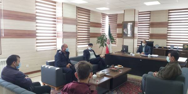 بررسی آخرین روند طرح سرمایه گذاری در حوزه نورد فولاد در محل دفتر فرماندار