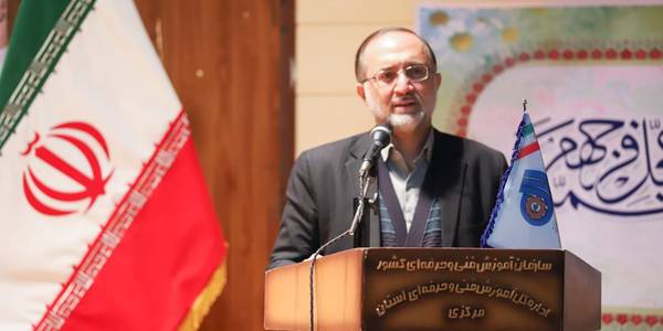 سید مجتبی آل یاسین معاون توسعه مدیریت و منابع استانداری: رویکرد دولت انقلابی و مردمی در انتصاب مدیران، برخورداری از ۳ مؤلفه روحیه انقلابی، کارآمدی و جوان گرایی است.