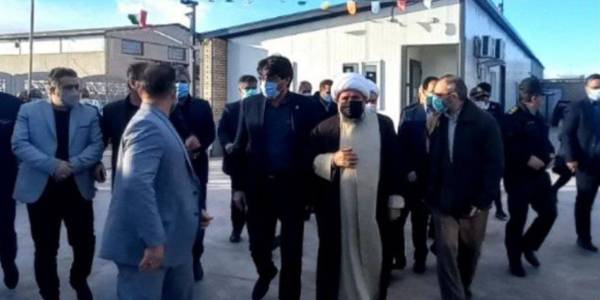 شرکت پارس طب با حضور دکتر مخلص الائمه استاندار مرکزی