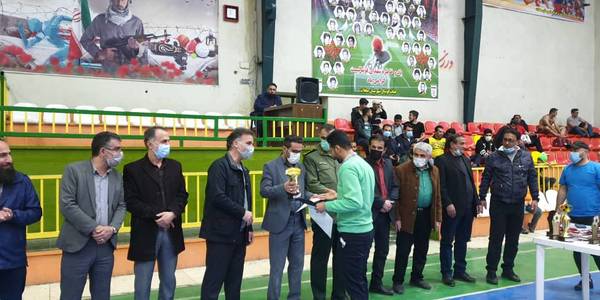 حضور محمدرضا ناظری فرماندار در مراسم اختتامیه و اهدای جوایز مسابقات لیگ فوتسال و پنالتی شهرستان محلات جام فجر یادبود شهید شیخ فضل الله مهدیزاده محلاتی و ۳۳۰ شهید شهرستان محلات