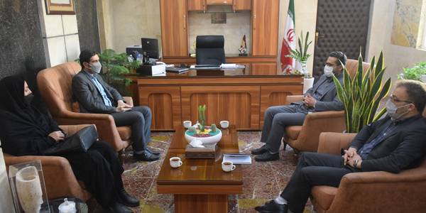 دیدار خلیلی فر معاون پرورشی و تربیت بدنی آموزش و پرورش به همراه کارشناسان حوزه پرورشی آموزش و پرورش به مناسبت فرارسیدن هفته امور تربیتی با محمدرضا ناظری فرماندار شهرستان محلات