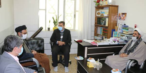 برگزاری جلسه بررسی مشکل پروژه ساخت حوزه علمیه شهرستان با حضور فرماندار شهرستان شازند
