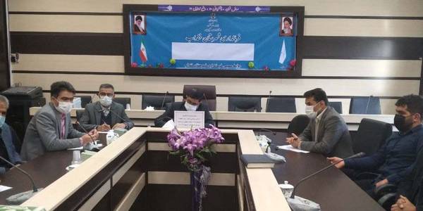 نشست گازری سرپرست فرمانداری خنداب با تعدادی از ورزشکاران همزمان با برگزاری ستاد ساماندهی امور جوانان شهرستان خنداب