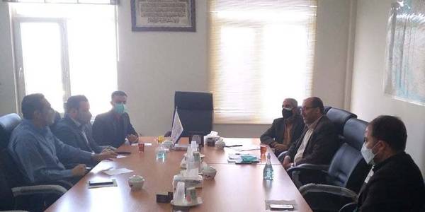 حضور تیم کارشناسی دفتر مدیریت عملکرد، بازرسی وامور حقوقی استانداری در فرمانداری خنداب