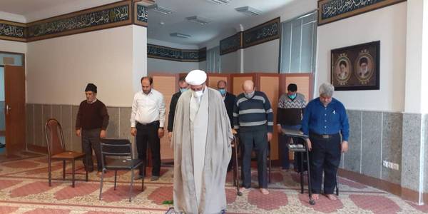 اقامه نماز جماعت در فرمانداری شهرستان دلیجان