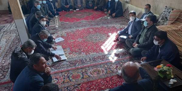 دیدار گازری سرپرست فرمانداری شهرستان خنداب با شوراها ، معتمدین و جمعی ازاهالی روستاهای ارجناوند و قشلاق زیبا