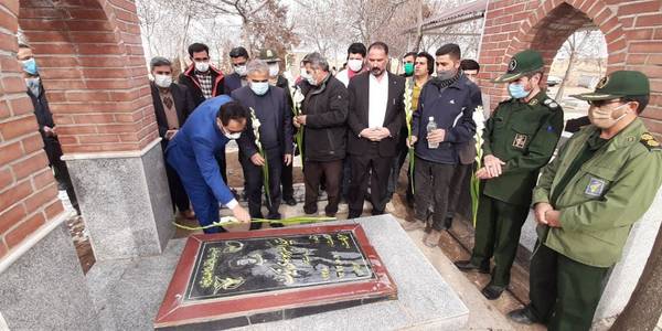 گلباران قبور مطهر شهدای شهرستان