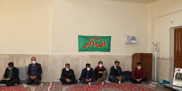 برگزاری نشست هم اندیشی رئیس و کارکنان کمیته امدادامام خمینی (ره) بخش سربند با فرماندارشهرستان شازند