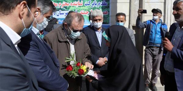 استقبال مردم شریف روستای قالهر از مسئولین استان