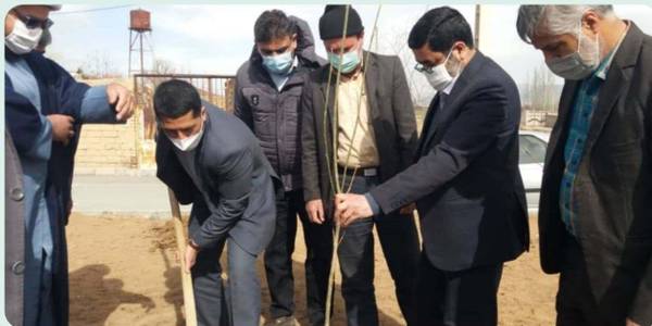 ""مراسم درخت کاری در مرکز دهستان اناج""