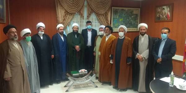 نشست صمیمی حجت الاسلام مرادی دبیر بنیاد غدیر استان و جمعی از روحانیون شهرستان بامهندس هادی فرماندار شهرستان اراک