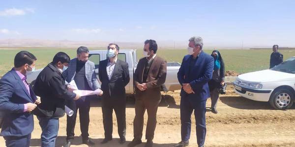 بازدید از محل احداث شهرک تولید کفش روستای امیر آباد از توابع بخش خنجین شهرستان فراهان