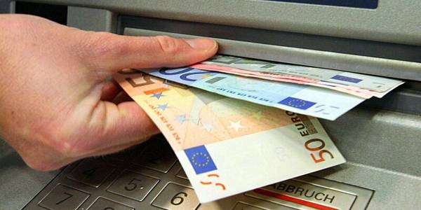 مشکل پرداخت پول در عابر بانک‌های استان مرکزی به زودی رفع می‌شود