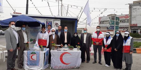 بازدید فرماندار شهرستان دلیجان از ایستگاه نوروزی هلال احمر دلیجان