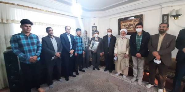 دیدار نوروزی استاندار مرکزی با خانواده شهدای مدافع حرم