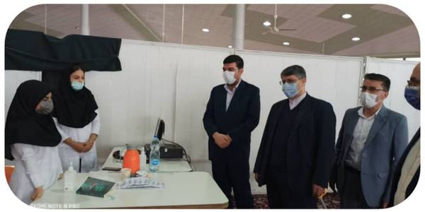 بازدید دکتر کریمی نماینده مردم شهرستان  اراک در مجلس شورای اسلامی، مهندس هادی فرماندار شهرستان اراک از مرکز واکسیناسیون مصلی اراک