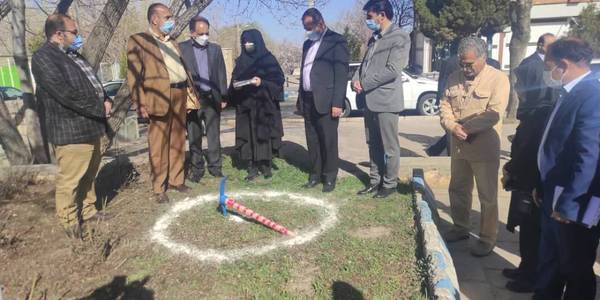 کلنگ احداث غرفه‌های دایمی صنایع دستی شهرستان تفرش در پارک حکیم نظامی به زمین خورد