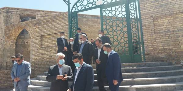 بازدید جناب آقای مخلص الائمه استاندار  استان مرکزی، مهندس هادی فرماندار شهرستان اراک از سطح روستا، منزل تاریخی امیرکبیر و امامزاده سید احمد روستای هزاوه