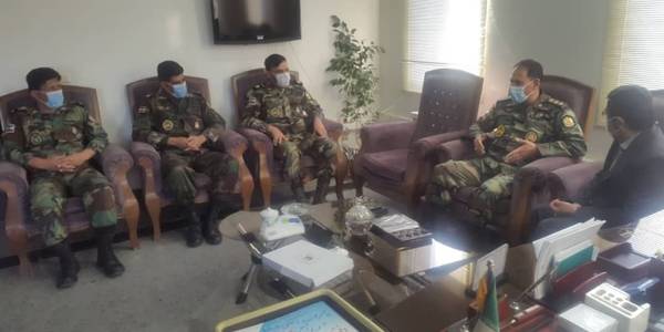 دیدارفرماندهی نیروی زمینی ارتش مستقر در شهرستان خنداب با گازری فرماندار