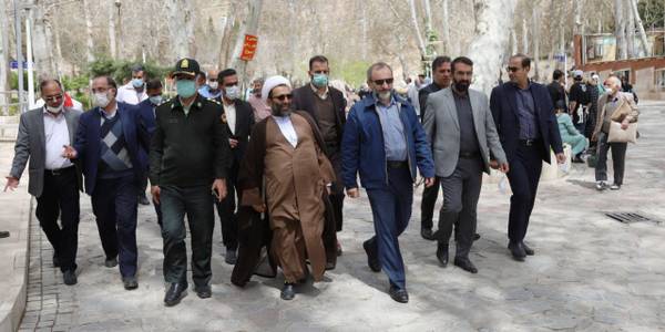 بازدید استاندار مرکزی، معاون توسعه مدیریت و منابع استانداری از پایگاه نوروزی مستقر در پارک سرچشمه محلات